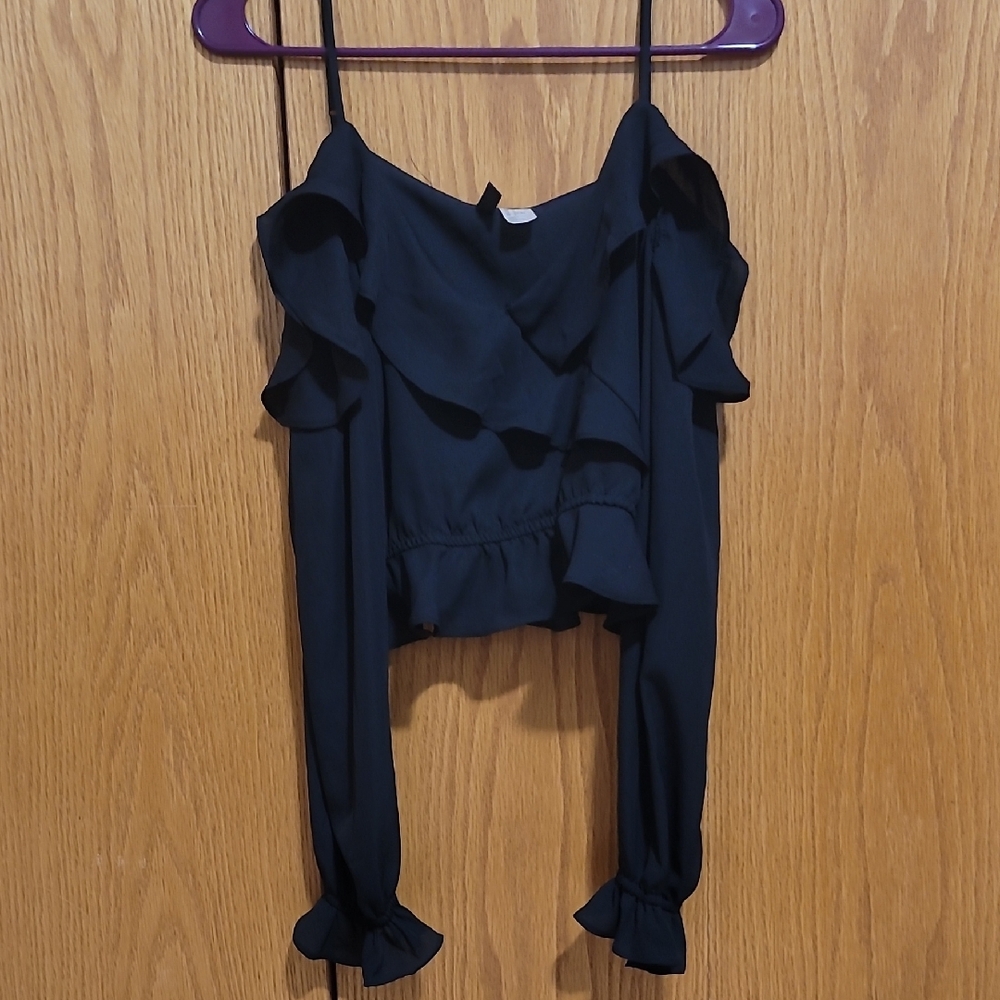 Divided Black Ruffled Crop Blouse